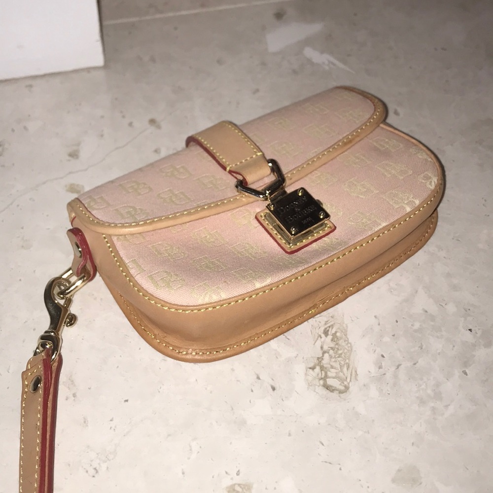 DOONEY AND BURKE PINK WRISTLET